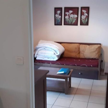 Charmant Logement Avec Piscine Bergerac Bagian luar foto