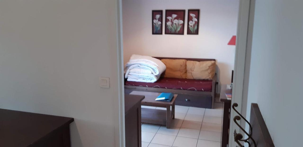 Charmant Logement Avec Piscine Bergerac Bagian luar foto
