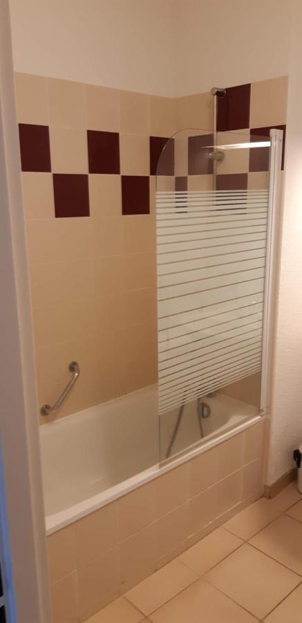 Charmant Logement Avec Piscine Bergerac Bagian luar foto