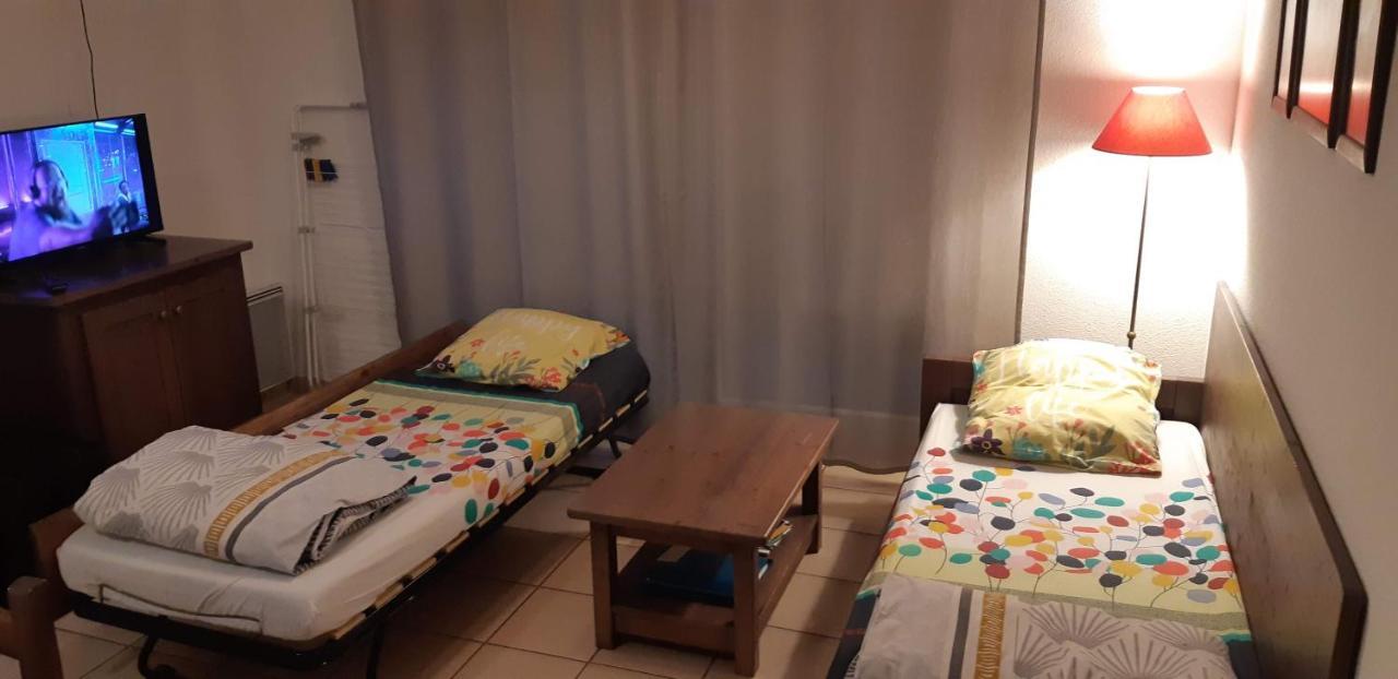 Charmant Logement Avec Piscine Bergerac Bagian luar foto