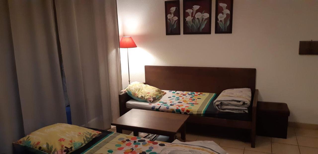 Charmant Logement Avec Piscine Bergerac Bagian luar foto